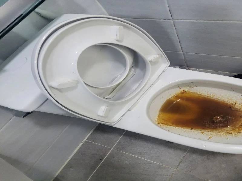 기흥 변기 물이 넘치려 할 때 바로 할 일